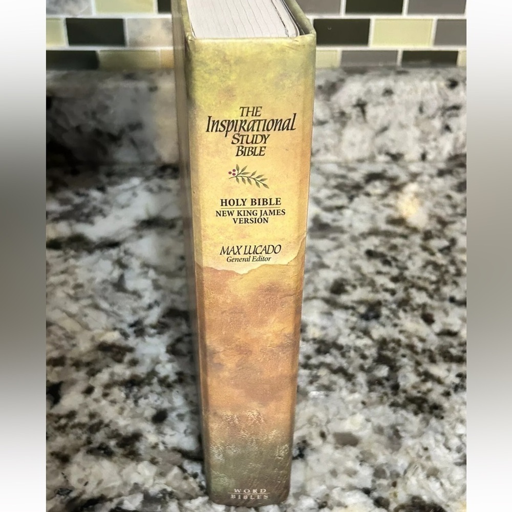 NEW!!The Inspirational Bible by Max Lucado - Picture 2 of 9